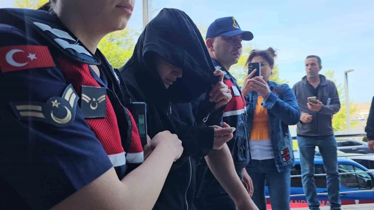 Sevgilisi için ’bıçaklandı’ ihbarında bulunan kadın, cinayeti itiraf etti