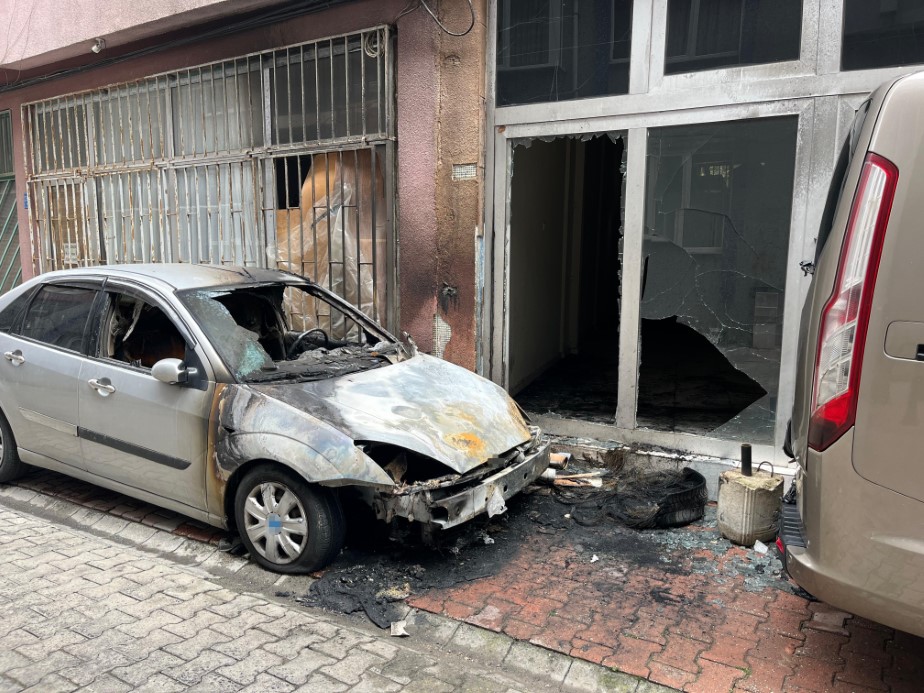 Tekirdağ’da otomobil alev alev yandı: Kundaklama şüphelisi tutuklandı