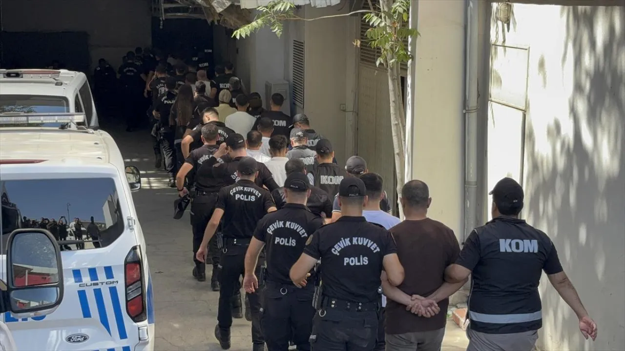 Gaziantep'te suç örgütüne operasyon: 18 şüpheli tutuklandı