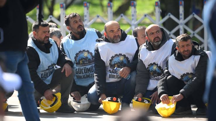 Doruk Madencilik işçilerine Ankara yolu kapatıldı: Polis engelledi