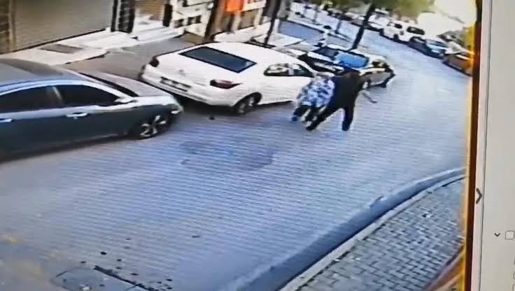 Şişli'de sokakta yürüyen kadına yumruklu saldırı 
